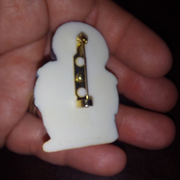 Vintage Hallmark Shirt Tales Penguin VIP Pin Back Lapel Hat Pin VTG GUC - Picture 4 of 8